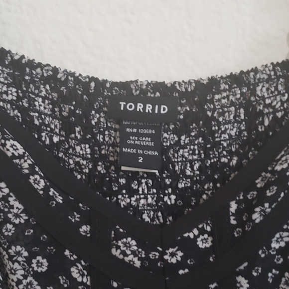 Floral top - Picture 2 of 2